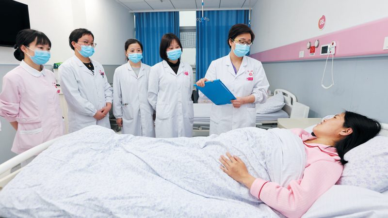 刮痧拔罐治疗失眠：了解副作用，安全养生**